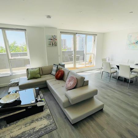 Modern Penthouse Flat With Free Indoor Parking Londres Exterior foto